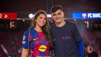 El beso en el Camp Nou que terminó con la discreción de Pedri y su novia Alejandra Dorta antes del Mundial 2026: tinerfeña como él y cinco años mayor