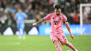 Toque sutil tras una asistencia de De Paul: el gol de Messi que no alcanzó para evitar una nueva derrota del Inter Miami