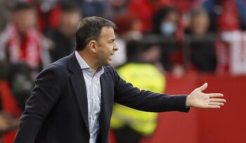 El entrenador del Alavés Javier