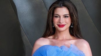 Anne Hathaway reflexiona sobre su embarazo a los 43 años y con solo un 1% de probabilidades: “No todo el mundo tiene esta suerte”