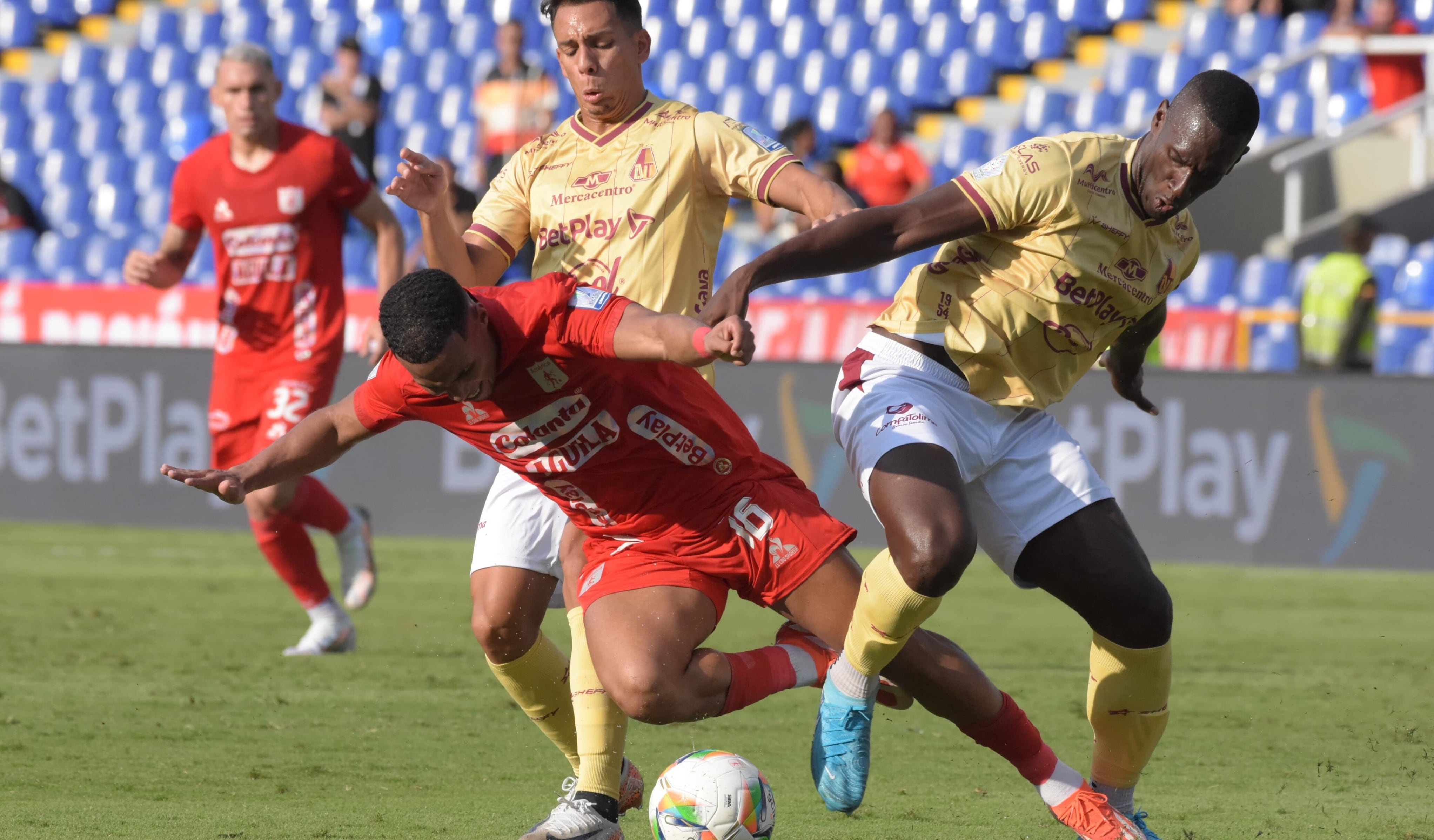 Deportes Tolima y América de Cali se ven las caras en la fecha 3 de los cuadrangulares de la Liga BetPlay 2025/I - crédito Colprensa