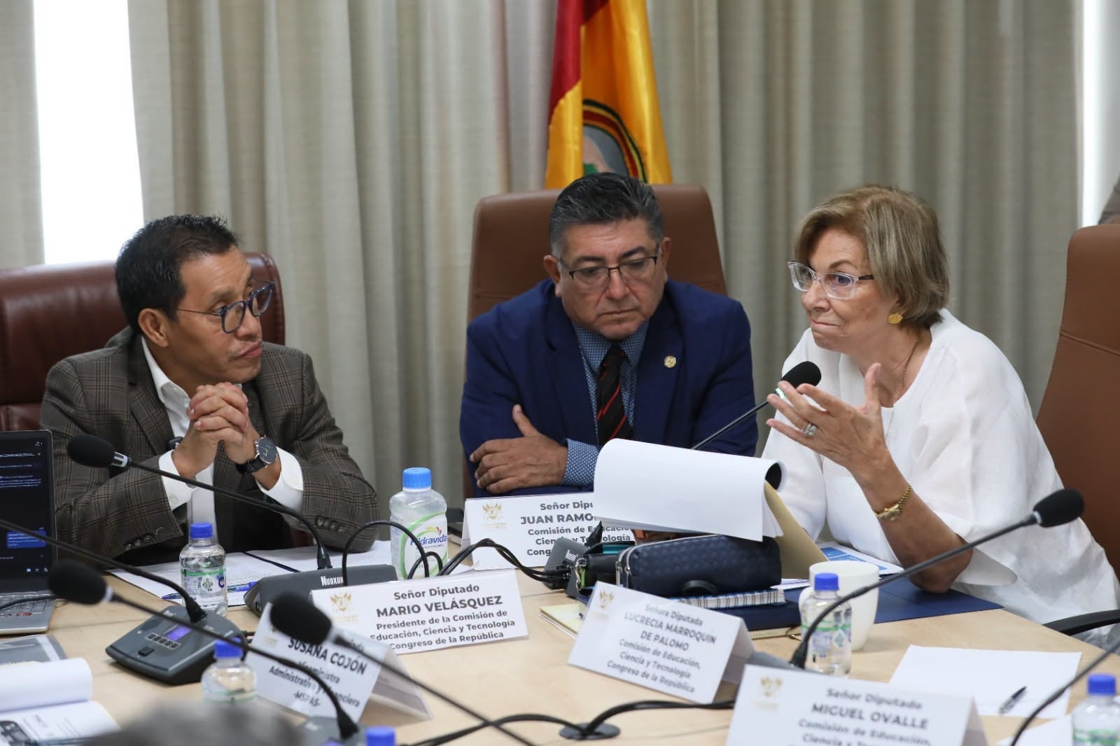 La Comisión de Educación del Congreso de Guatemala exigió aclaraciones sobre la ejecución del Programa Salud Escolar por el aumento del presupuesto a Q106 millones y las dudas sobre su cobertura. (Congreso de la República de Guatemala)