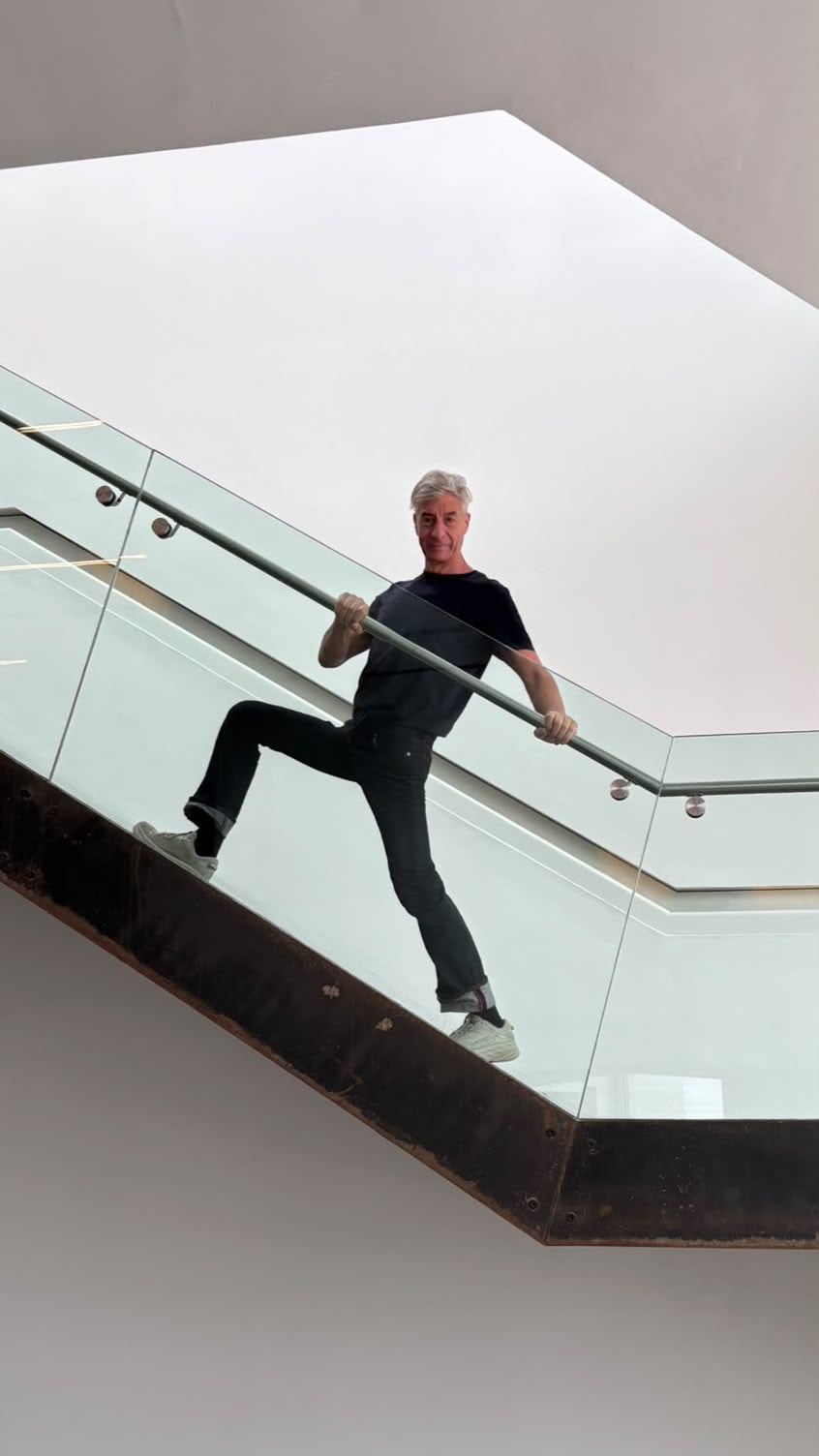 Maurizio Cattelan en Buenos Aires: “No creo que una obra deba enseñarte algo ni convertirte en una mejor persona” (Fundación Proa)
