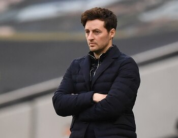 El entrenador Ryan Mason (REUTERS/Daniel