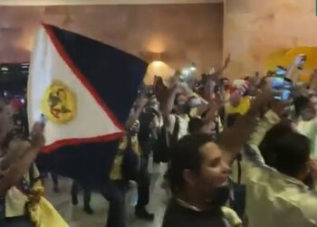 Entre cantos, serenatas y diferentes