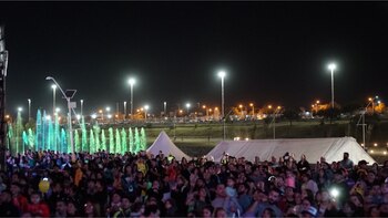 Con entrada gratuita, la multitud