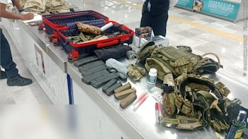 Encuentran arsenal bélico dentro de una maleta en el AICM