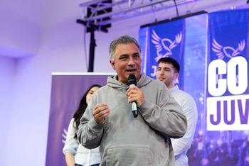 Pareja encabezó un acto de la juventud libertaria en Morón