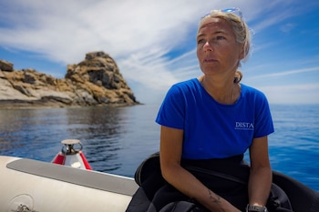 Monica Montefalcone, profesora de Ecología en la Universidad de Génova y referente internacional en biología marina, era la directora científica de la campaña de monitoreo en Maldivas. (Greenpeace vía AP/archivo)