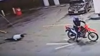 La Matanza: una policía baleó a dos motochorros y evitó un asalto en una estación de servicio