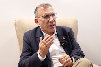 Para Beccassino, Roy Barreras debió haber sido el candidato elegido por Petro para la Presidencia - crédito Mauricio Dueñas/EFE