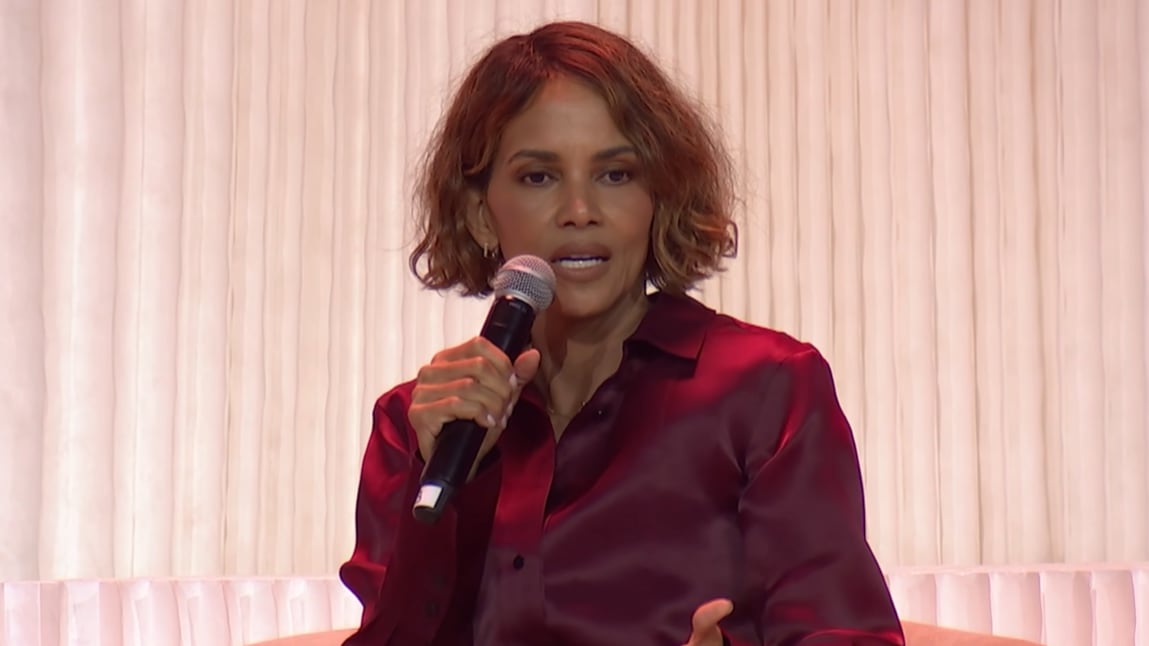 Halle Berry habló sobre la menopausia e instó a transformar el abordaje sanitario y cultural del tema (YouTube: @Mark Hyman, MD)