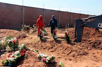 Trabajos para ampliar un cementerio