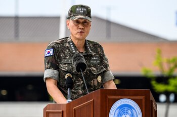 El almirante Kim Myung Soo,