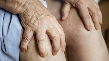 Persona con artrosis (EuropaPress)