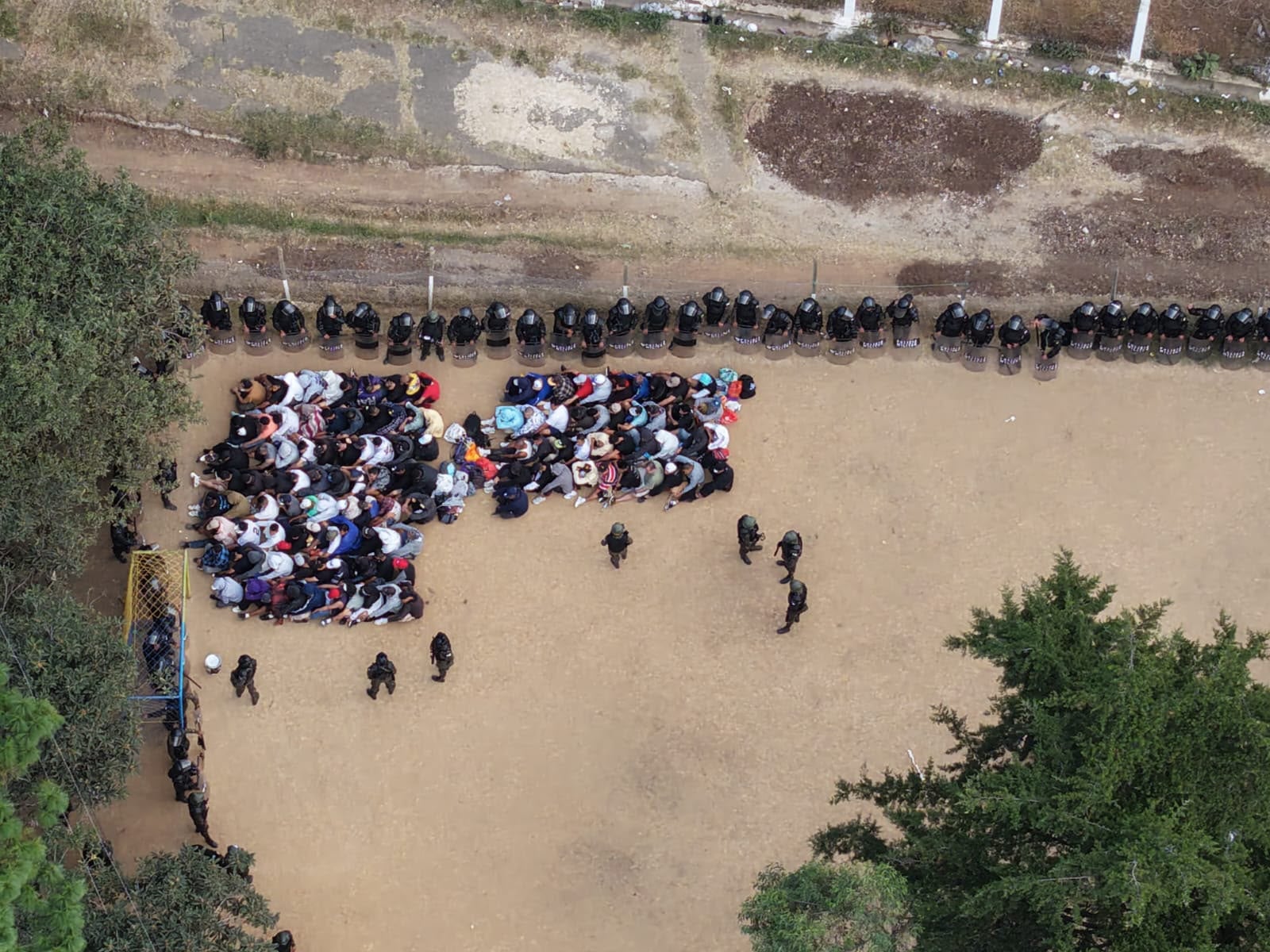 La intervención en la Granja Pavón se realizó con el Ejército de Guatemala, el Ministerio Público, la Policía Nacional Civil y el Sistema Penitenciario. (Ejército de Guatemala)