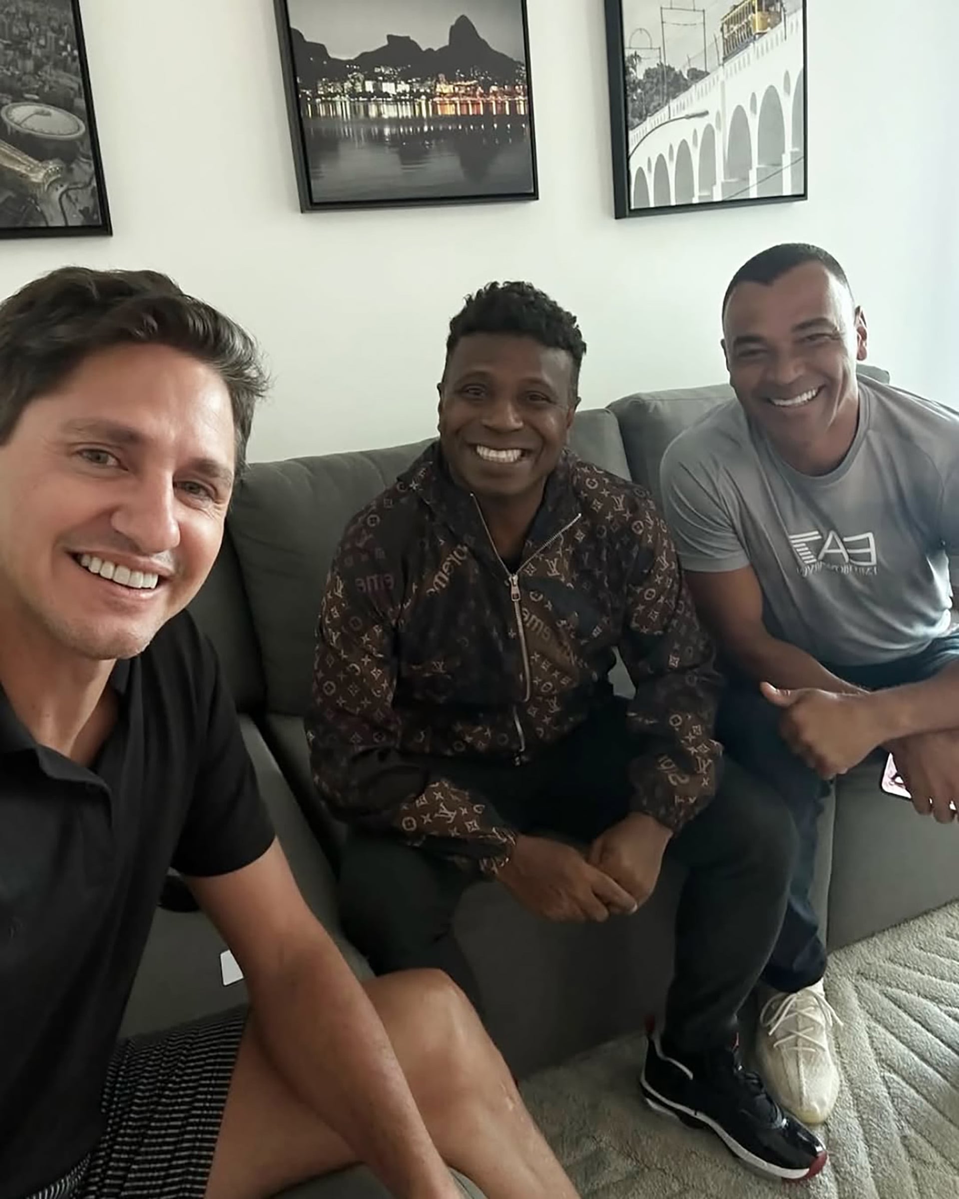 Formó parte del plantel campeón del mundo en 2002