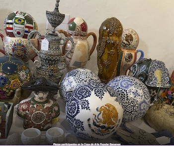 Piezas de arte de talavera con temática futbolera de la Copa de Arte Popular Banamex 2026