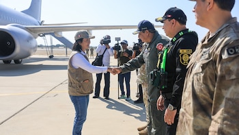 Keiko Fujimori visita Piura para supervisar trabajos de descolmatación por el Fenómeno El Niño