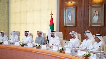 Emiratos se suma a la prohibición de uso de las redes sociales a menores de 15 años