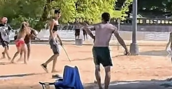 Pelea entre dos hombres en