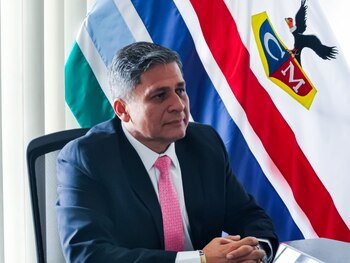 José Henry Pinto hizo es