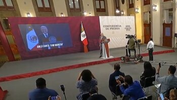 AMLO canta ‘A mi manera’