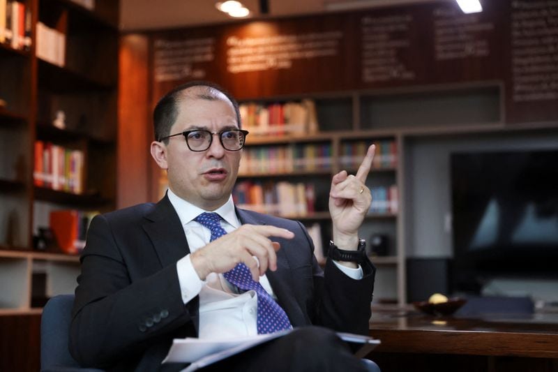 Francisco Barbosa se despachó contra el petrismo por criticar las designaciones de De la Espriella: recordó que Petro cambió de ministros “cada 22 días”