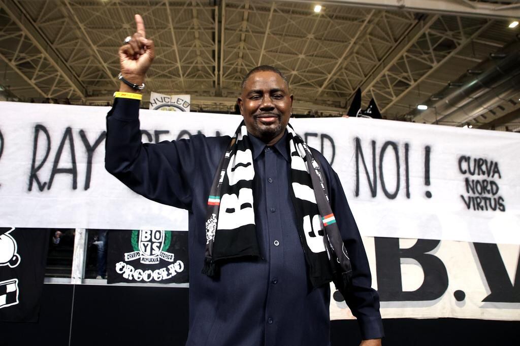 Virtus Bologna recordó al ex jugador Micheal Ray Richardson, fallecido a los 70 años (@VirtusBo)