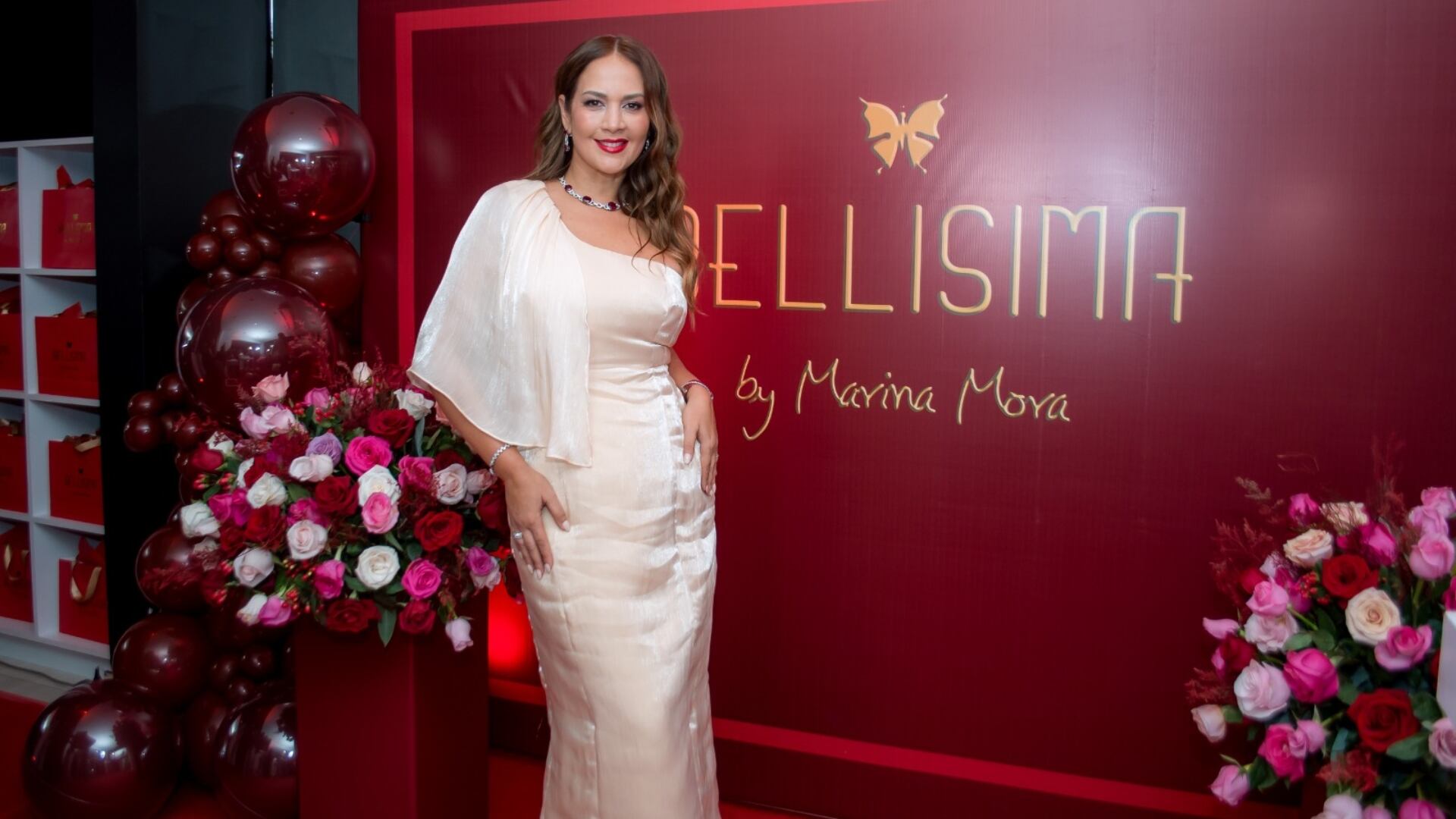 Marina Mora lanza exclusiva colonia.