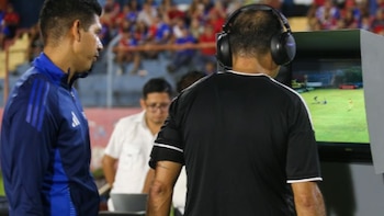 Un paso firme en el deporte: El Salvador estrena el Football Video Support (FVS) en la Primera División