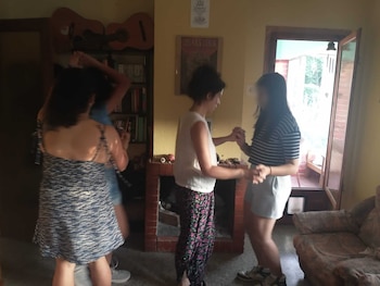 Raquel junto a su hija. (Cedida a Infobae)