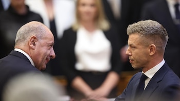 El partido de Orbán protesta contra la enmienda constitucional de Magyar para destituir al presidente Sulyok