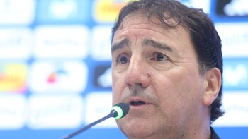 Néstor Lorenzo le cierra la