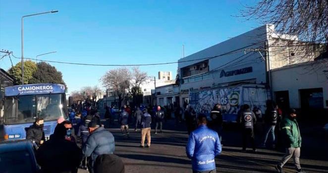 El bloqueo que el Sindicato de Camioneros mantuvo durante tres meses en la empresa Razzini de Rosario