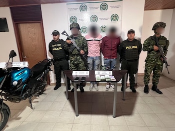 La operación en una vía rural de Dolores permitió al Ejército Nacional detener a dos señalados miembros del GAO-r en el suroriente del Tolima - crédito Ejército