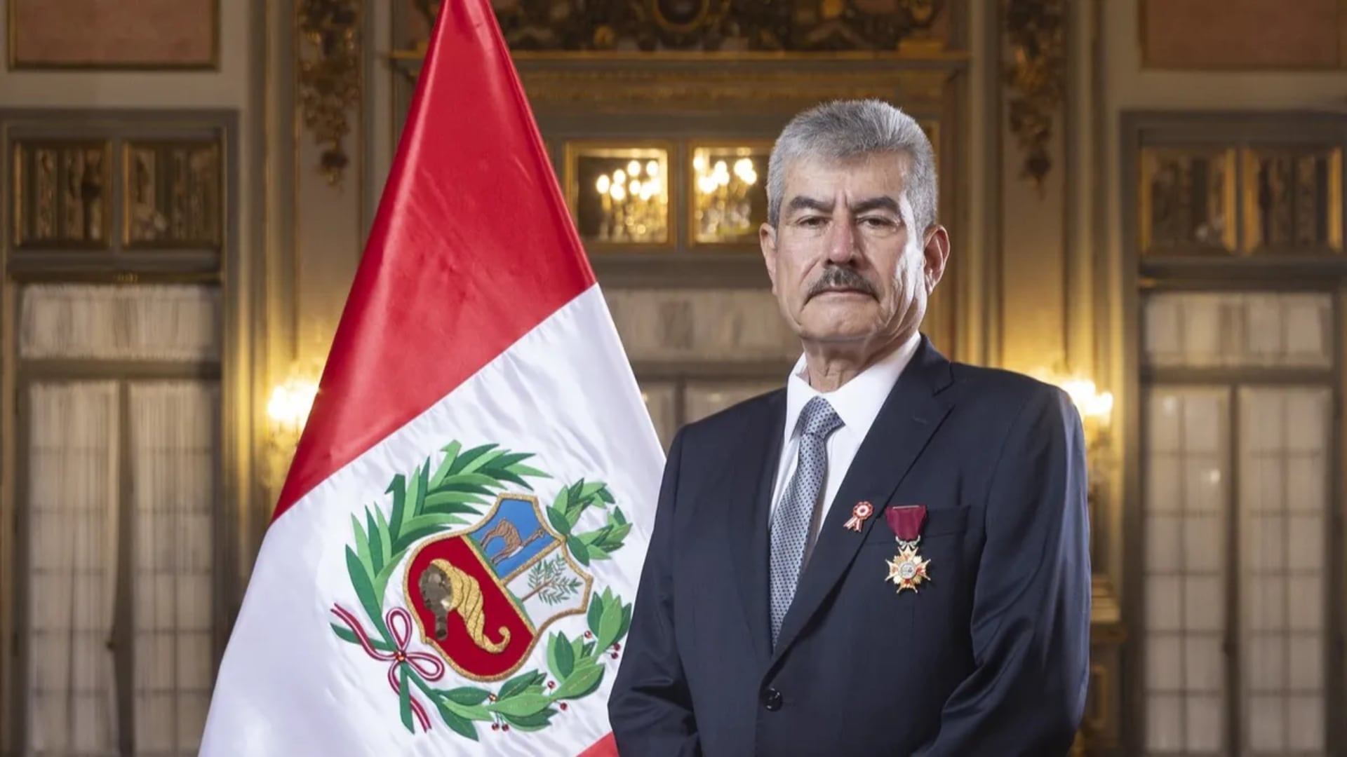 Nuevo ministro de Comercio Exterior y Turismo enfrenta desafíos en el sector