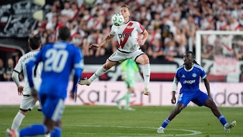 El Rayo, en busca de cumplir su sueño europeo: quiere cerrar la clasificación para la final de la Conference en Estrasburgo tras la victoria en Vallecas