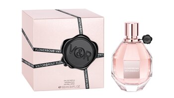 La fragancia “Flowerbomb” en su
