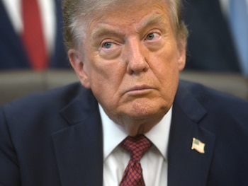 El embajador de EEUU ante la ONU aseguró que Trump frenó los ataques contra Irán para darle “margen” a las negociacionesMike Waltz aseguró que Washington sigue “cargado y listo” para nuevos ataques, mientras Teherán condiciona su cese de bombardeos a que continúe la pausa estadounidense