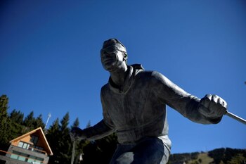 FILE PHOTO: The sculpture of a skier is seen in the ski resort town of Baqueira Beret in the Val d'Aran, Catalonia, Spain, October 6, 2017. REUTERS/Vincent West/File Photo