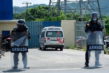 Miembros de la policía anti