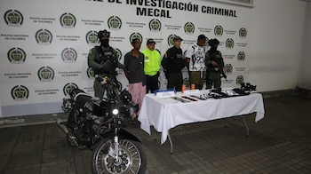 Los operativos incluyeron allanamientos en distintas comunas de Cali, donde se incautaron explosivos, material de uso militar y dispositivos electrónicos relacionados con los atentados - crédito @SeguridadCali/ X