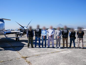 El ciudadano chino identificado con el alias de Alex fue extraditado de Guatemala a Estados Unidos el 3 de febrero de 2026 junto a tres criminales más: Adelfo Valdez, alias Lico; Pedro Pablo Oliva y Kelvin Berón, alias Catracho - crédito @usembassyguate/X