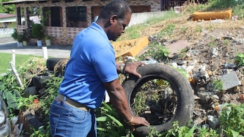 Aunque el dengue cede un poco en Panamá, las autoridades de salud instan a la población a seguir eliminando los criaderos de mosquitos