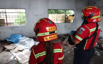El cuerpo de un hombre fue localizado en una vivienda abandonada ubicada en la zona 1 de la ciudad de Guatemala. Los restos presentaban evidente estado de descomposición.