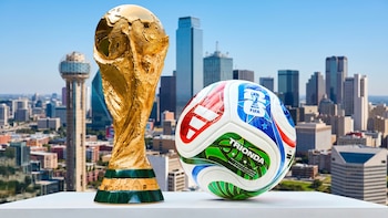 Dallas se prepara para el Mundial 2026 con la Copa y el balón oficial - VisualesIA ScribNews