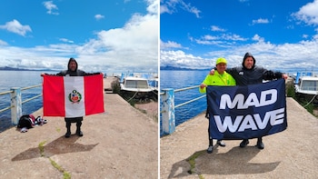 Imágenes de Gustavo Lores en un muelle del Lago Titicaca. Sostiene la bandera de Perú y, con un compañero, una bandera "Mad Wave"