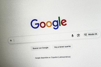 La “teoría de la Internet muerta” vuelve al centro con el auge de agentes de IA - EFE/ César Melgarejo