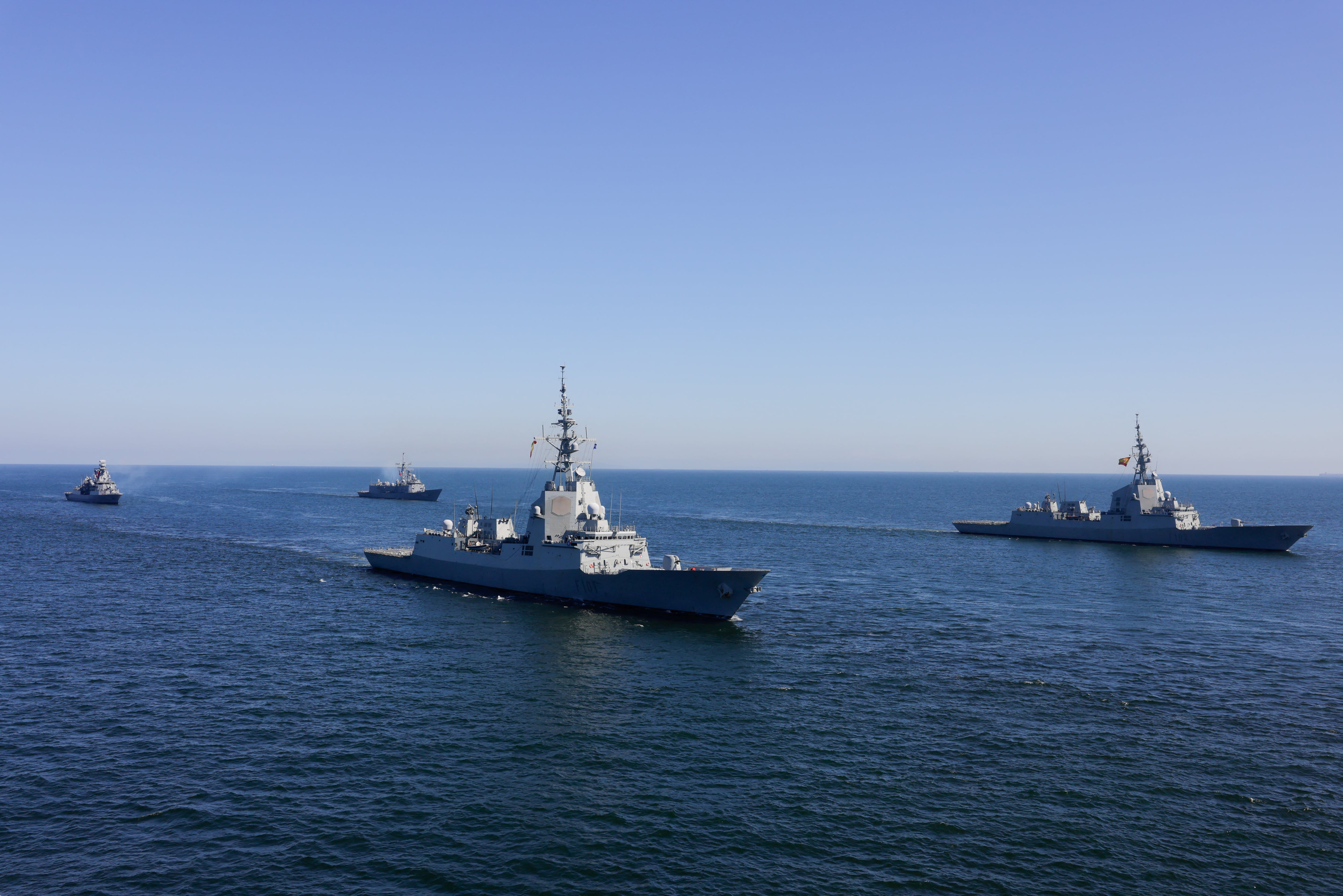 La fragata ‘Álvaro de Bazán’ de la Armada se une al portaaviones francés ‘Charles de Gaulle’ en su despliegue en el golfo de Vizcaya